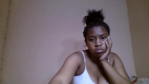 Snapshot of nicelly01 chatting on 05.27.26 nicelly01 online show from 05.27.26