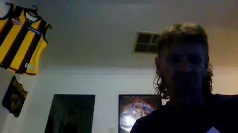 Snapshot of niceozziecockxxx chatting on 12.14.24 Sexiishaine online show from 12.14.24