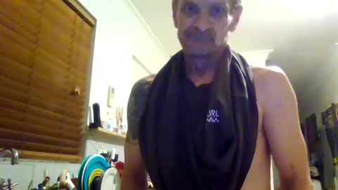 Snapshot of niceozziecockxxx chatting on 09.26.25 Sexiishaine online show from 09.26.25