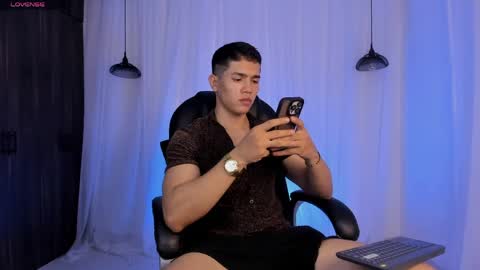 Snapshot of nick_fenix chatting on 04.22.26 nick fenix online show from 04.22.26