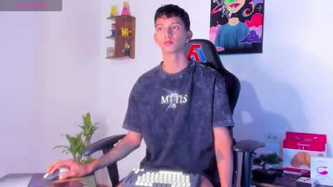 Snapshot of nick_greey chatting on 01.24.25 Frank online show from 01.24.25