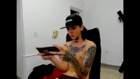 Snapshot of nick_straightboy chatting on 04.20.26 Nick online show from 04.20.26