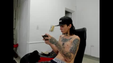 Snapshot of nick_straightboy chatting on 04.21.26 Nick online show from 04.21.26