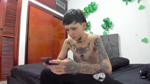 Snapshot of nick_straightboy chatting on 05.03.26 Nick online show from 05.03.26