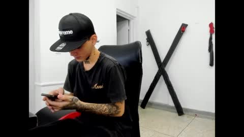 Snapshot of nick_straightboy chatting on 05.05.26 Nick online show from 05.05.26