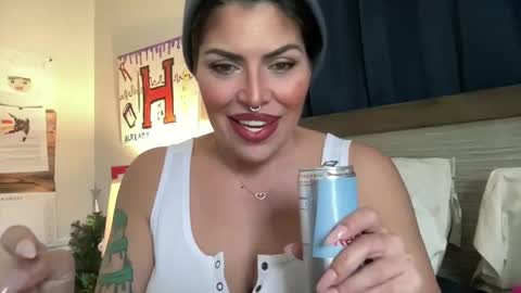 Snapshot of nickimarie01 chatting on 01.20.25 Nicki Marie online show from 01.20.25