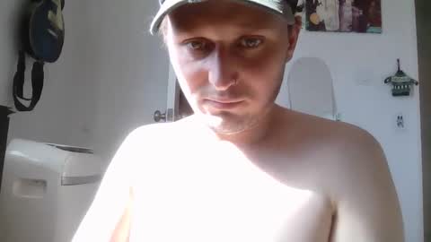 Nickleee online show from 02.10.25