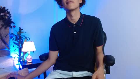 Nickolas Muoz online show from 12.14.24