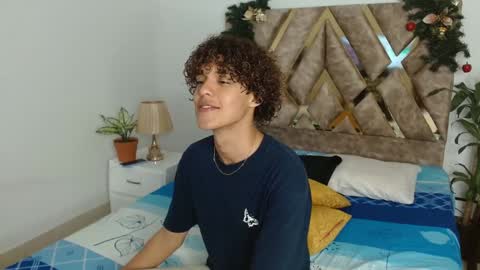 Nickolas Muoz online show from 12.15.24