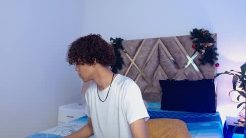 Nickolas Muoz online show from 12.26.24
