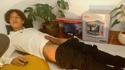 Nickolas Muoz online show from 12.27.24