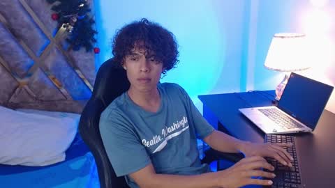Nickolas Muoz online show from 12.28.24
