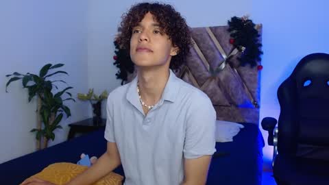 Nickolas Muoz online show from 12.30.24