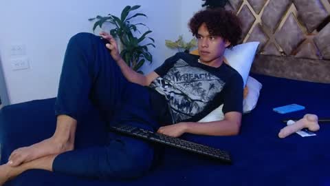 Nickolas Muoz online show from 12.30.24
