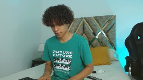 Nickolas Muoz online show from 01.08.25