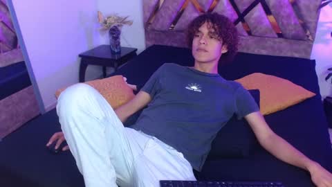 Nickolas Muoz online show from 02.01.25