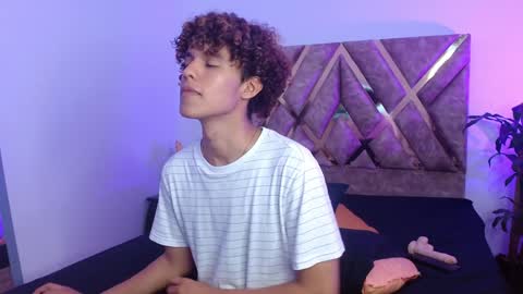 Nickolas Muoz online show from 02.02.25