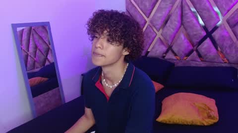Nickolas Muoz online show from 02.03.25