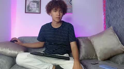 Nickolas Muoz online show from 02.14.25