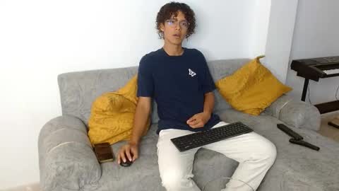Nickolas Muoz online show from 09.18.25