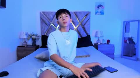 Nickolas Muoz online show from 10.19.25
