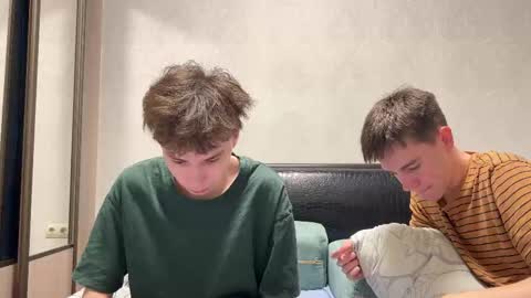 Snapshot of nickoxide chatting on 10.22.25 nickoxide online show from 10.22.25