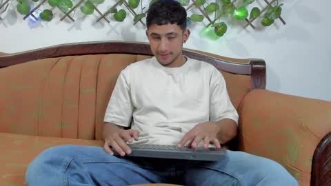 Snapshot of nicky_vance chatting on 12.13.24 nicky online show from 12.13.24