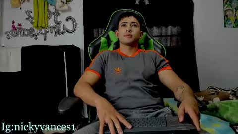 Snapshot of nicky_vance chatting on 12.05.25 nicky online show from 12.05.25