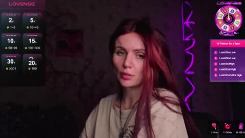 Snapshot of nicky_weekends chatting on 11.30.25 Nicky Weekends online show from 11.30.25