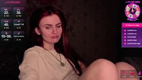 Snapshot of nicky_weekends chatting on 12.15.25 Nicky Weekends online show from 12.15.25