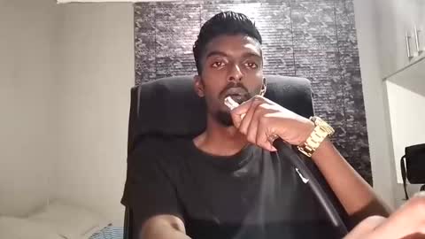 Snapshot of nickyle63 chatting on 02.28.25 james online show from 02.28.25