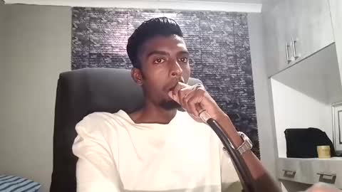 Snapshot of nickyle63 chatting on 03.09.25 james online show from 03.09.25