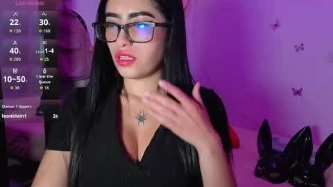 Nicolle online show from 11.27.25