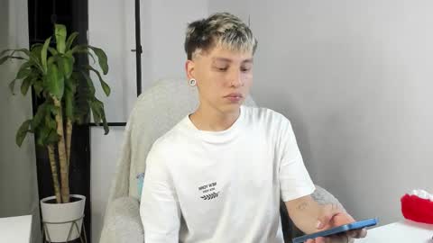 Nico  online show from 11.14.25