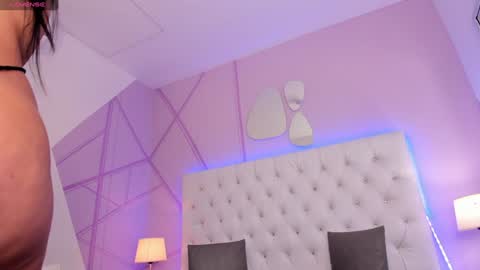 Snapshot of nicol_betancur chatting on 12.13.24 Nicol online show from 12.13.24