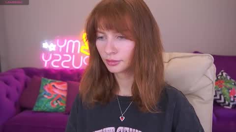 Snapshot of nicol_moonn chatting on 11.14.25 Nicol Moonn online show from 11.14.25