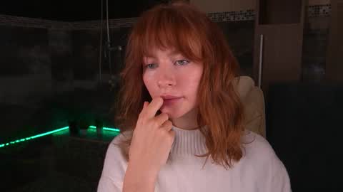 Snapshot of nicol_moonn chatting on 11.17.25 Nicol Moonn online show from 11.17.25