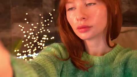 Snapshot of nicol_moonn chatting on 12.15.25 Nicol Moonn online show from 12.15.25