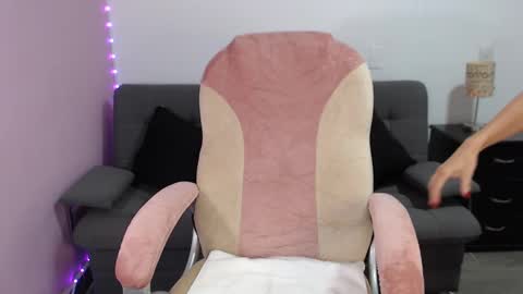 Snapshot of nicol_storm chatting on 09.09.25 nicole Storm online show from 09.09.25