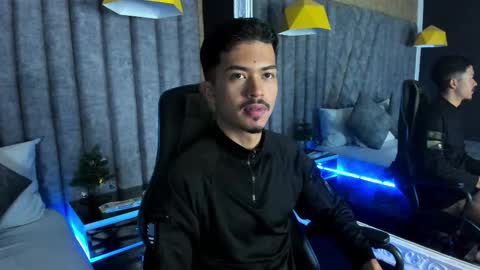 Snapshot of nicolaikarav chatting on 12.21.25 Nicolai online show from 12.21.25