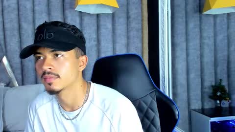 Snapshot of nicolaikarav chatting on 01.06.26 Nicolai online show from 01.06.26