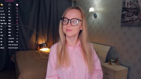 Nicoletta online show from 11.12.25