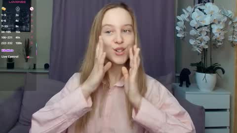 Nicoletta online show from 03.16.26