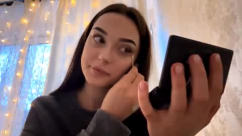 Snapshot of nicolbenoit chatting on 03.08.26 Nelly online show from 03.08.26