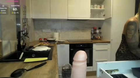 Snapshot of nicole122031 chatting on 06.12.26 Secret Amateur HuGirl online show from 06.12.26