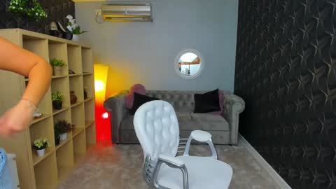 Snapshot of nicole___19 chatting on 01.08.25 Nico online show from 01.08.25