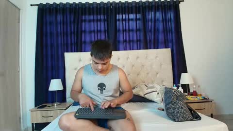 Snapshot of nicole_adam_ms chatting on 12.28.24 Nicole Adam online show from 12.28.24