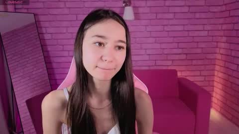 Snapshot of nicole_brownie chatting on 03.10.26 Nicole online show from 03.10.26