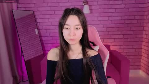 Snapshot of nicole_brownie chatting on 03.28.26 Nicole online show from 03.28.26