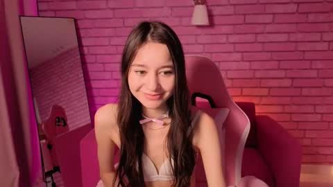 Snapshot of nicole_brownie chatting on 05.15.26 Nicole online show from 05.15.26